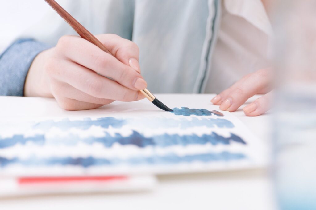 L’art-thérapie et les TND : un outil clé pour accompagner les adolescents en IME 2 art-thérapie et les TND • Fanie Fabia